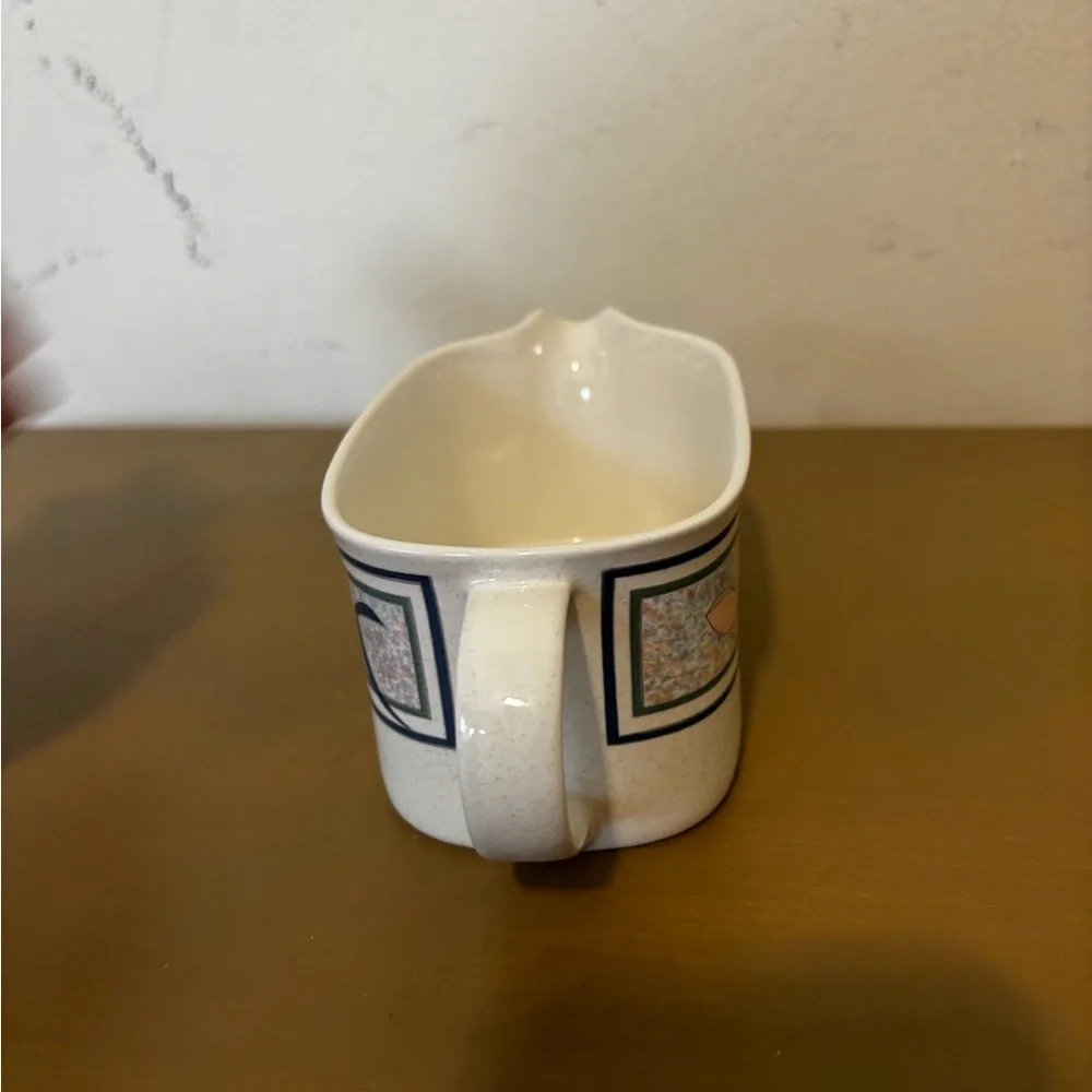 Mikasa Intaglio Speckled Off-White Ceramic Base vintage 90s